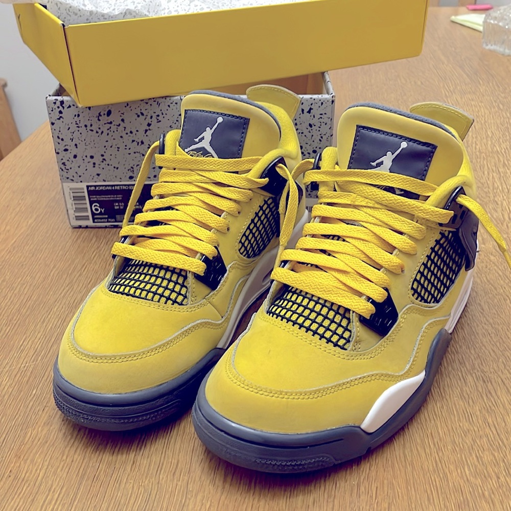 Air Jordan 4 Retro (GS) Tour Yellow 6Y